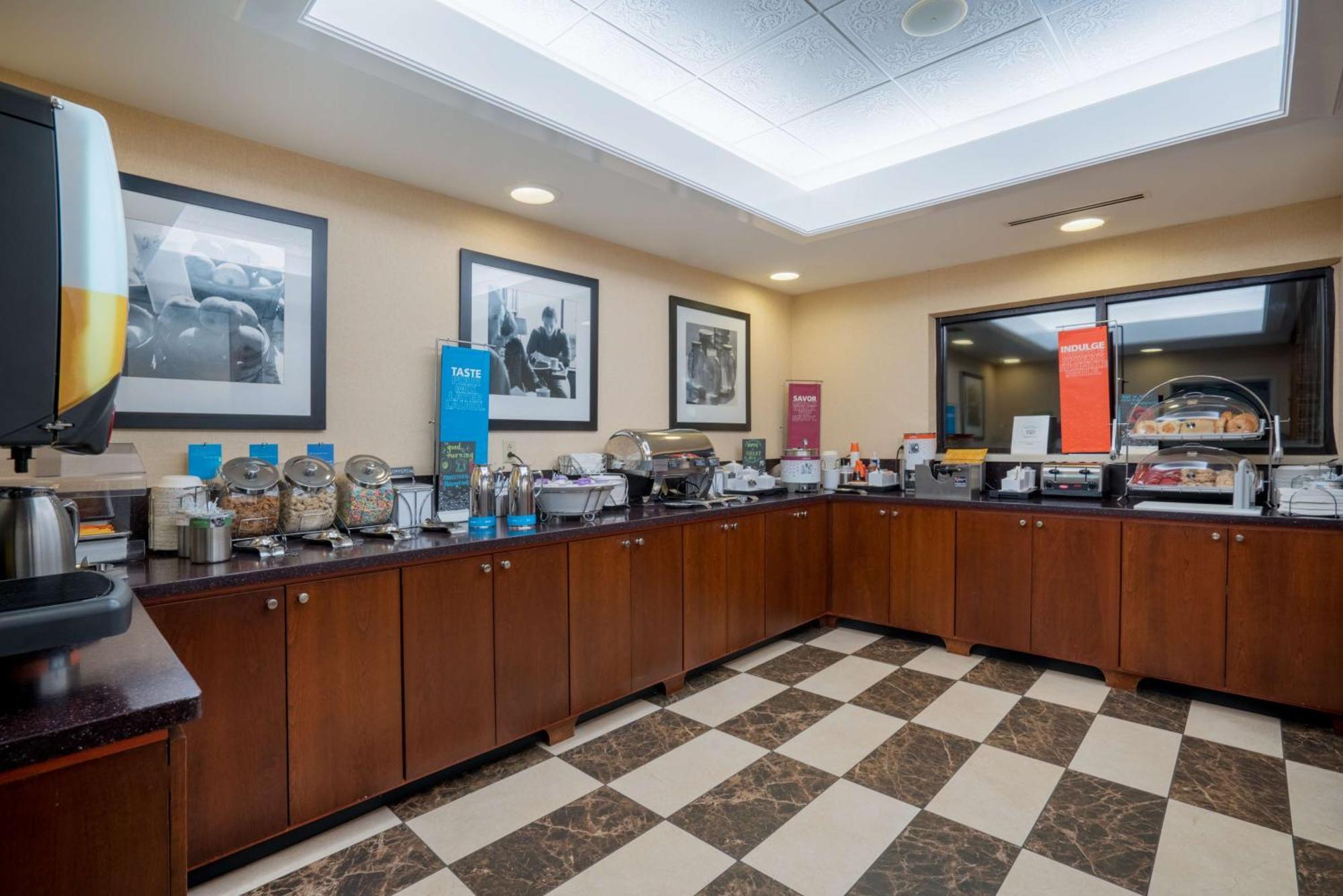 Hampton Inn Frostburg Extérieur photo