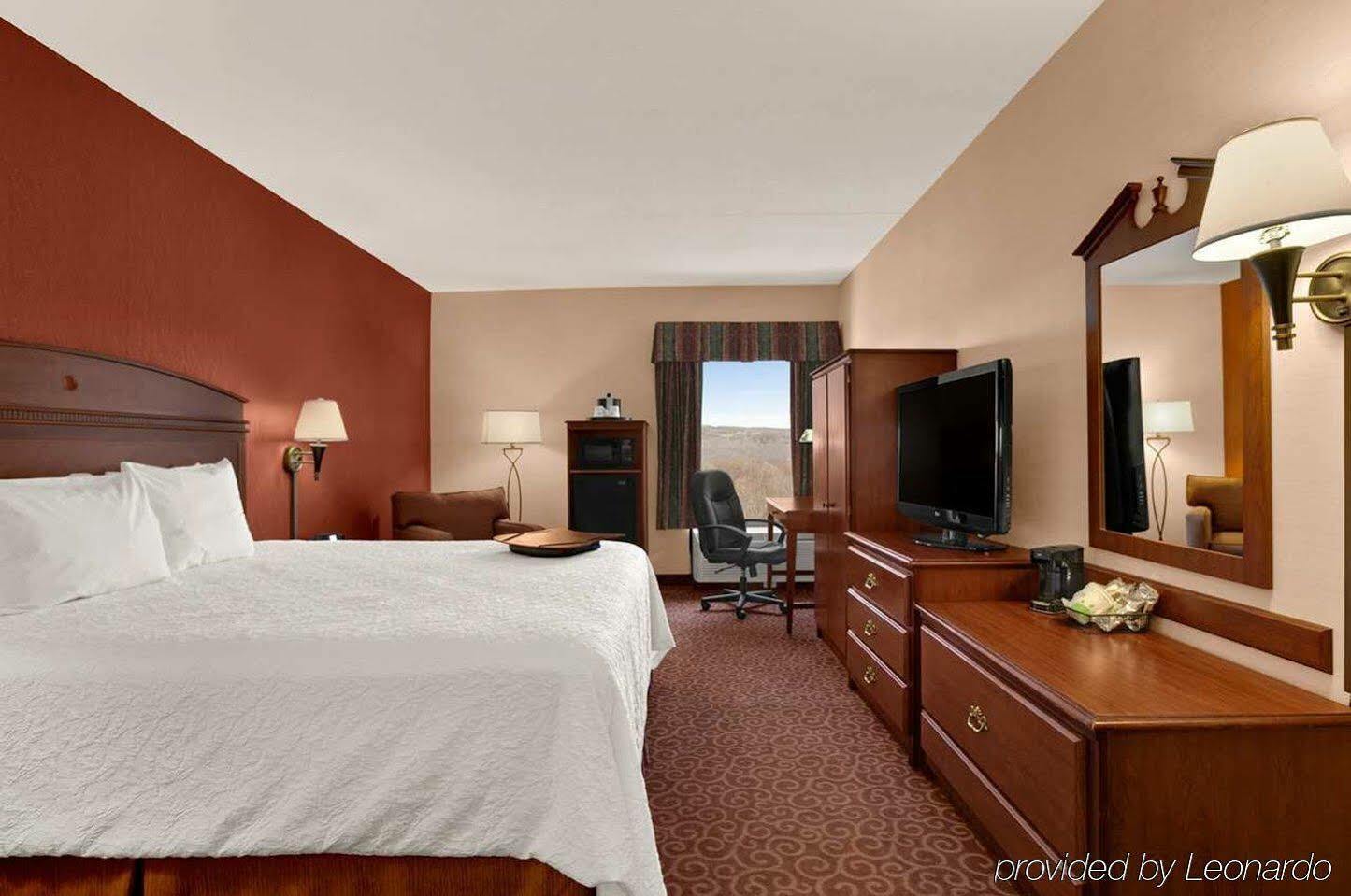 Hampton Inn Frostburg Extérieur photo